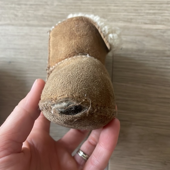 Infant Ugg’s. Small hole in left Ugg. - Picture 4 of 4
